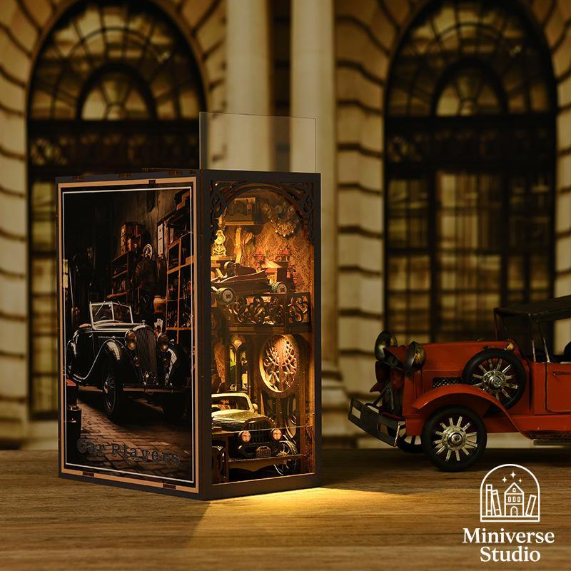 Book Nook: Kit DIY de Garaje Retro en Miniatura - Miniverse Studio - Miniverse Studio