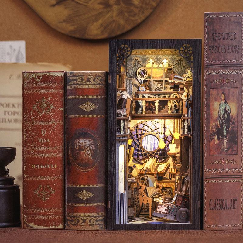 Book Nook Sala de Lectura Mágica con luces LED – Kit DIY de Madera | Diorama 3D Miniatura | Inserto para Estantería | Regalo lector - Miniverse Studio