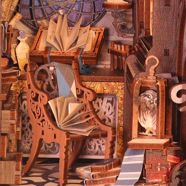 Book Nook Sala de Lectura Mágica con luces LED – Kit DIY de Madera | Diorama 3D Miniatura | Inserto para Estantería | Regalo lector - Miniverse Studio