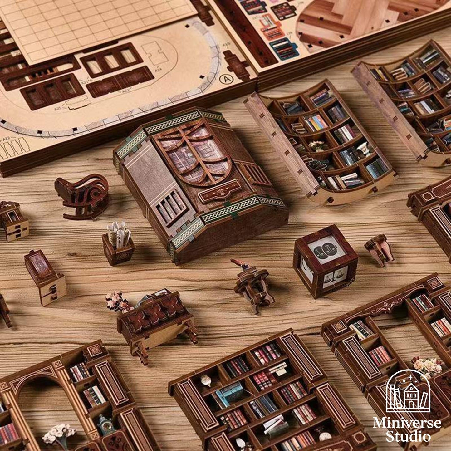 Kit Miniatura DIY Bookend – Cabaña Qimeng Book Hall – Casa Artesanal con Luces y Muebles - Miniverse Studio