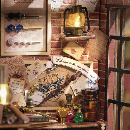 Kit miniatura DIY – Magical Wand Shop – Casita estilo retro europeo con elementos mágicos - Miniverse Studio